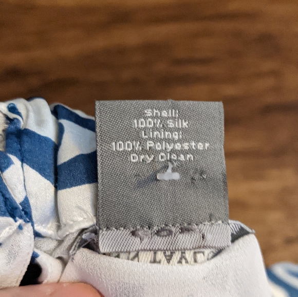 Ann Taylor Silk Halter Style Top Women's Size 0P - Picture 4 of 9